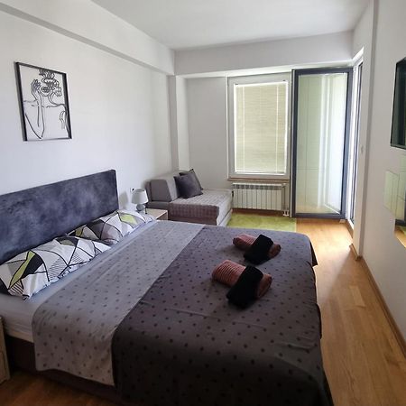 Modern & Trendy Apartment Скоп'є Екстер'єр фото